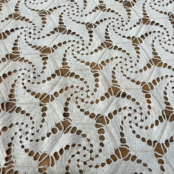 Antique Vintage Hand Crocheted Ivory Bedspread Tablecloth Coverlet 75”x86” - Picture 9 of 11
